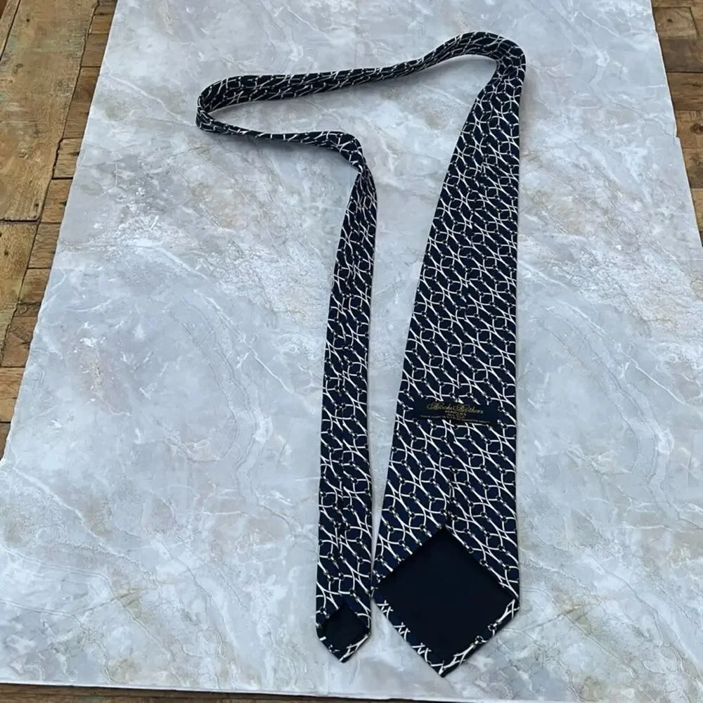 Brooks Brothers Makers Men's All Silk Tie Blue With White Belts Gold Buckles - Picture 7 of 10